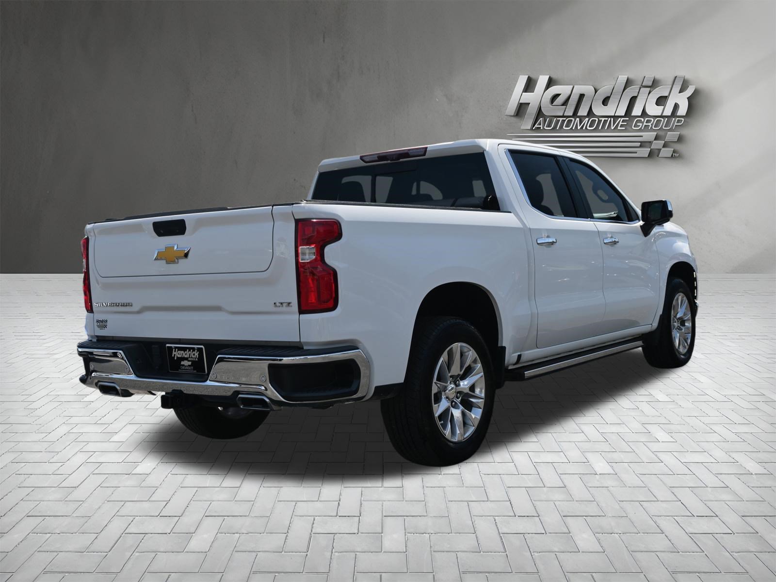 Used 2022 Chevrolet Silverado 1500 LTZ w/ LTZ Premium Package AWD/4WD image 10