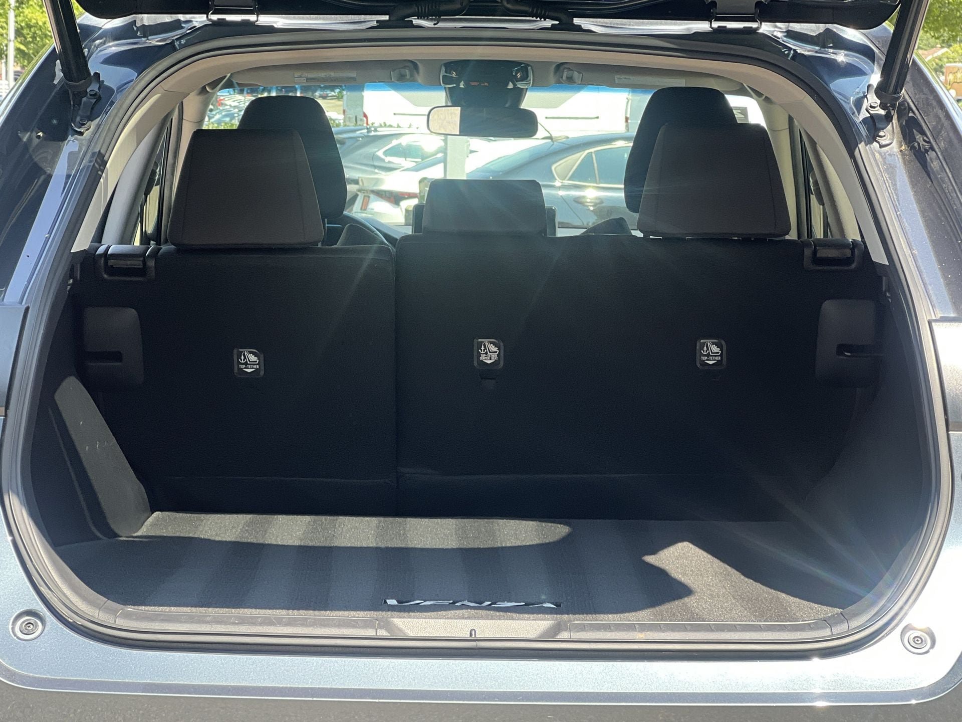 Used 2021 Toyota Venza LE w/ Carpet Mat Package (TMS) AWD/4WD image 17