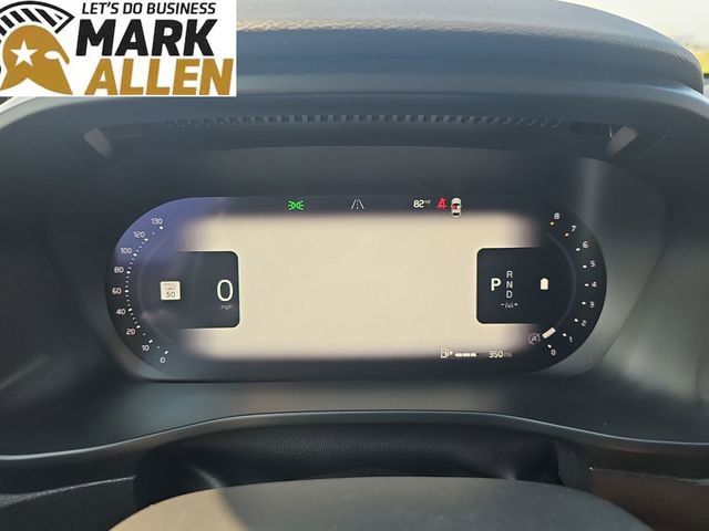 Used 2023 Volvo XC40 B5 Plus AWD/4WD image 11