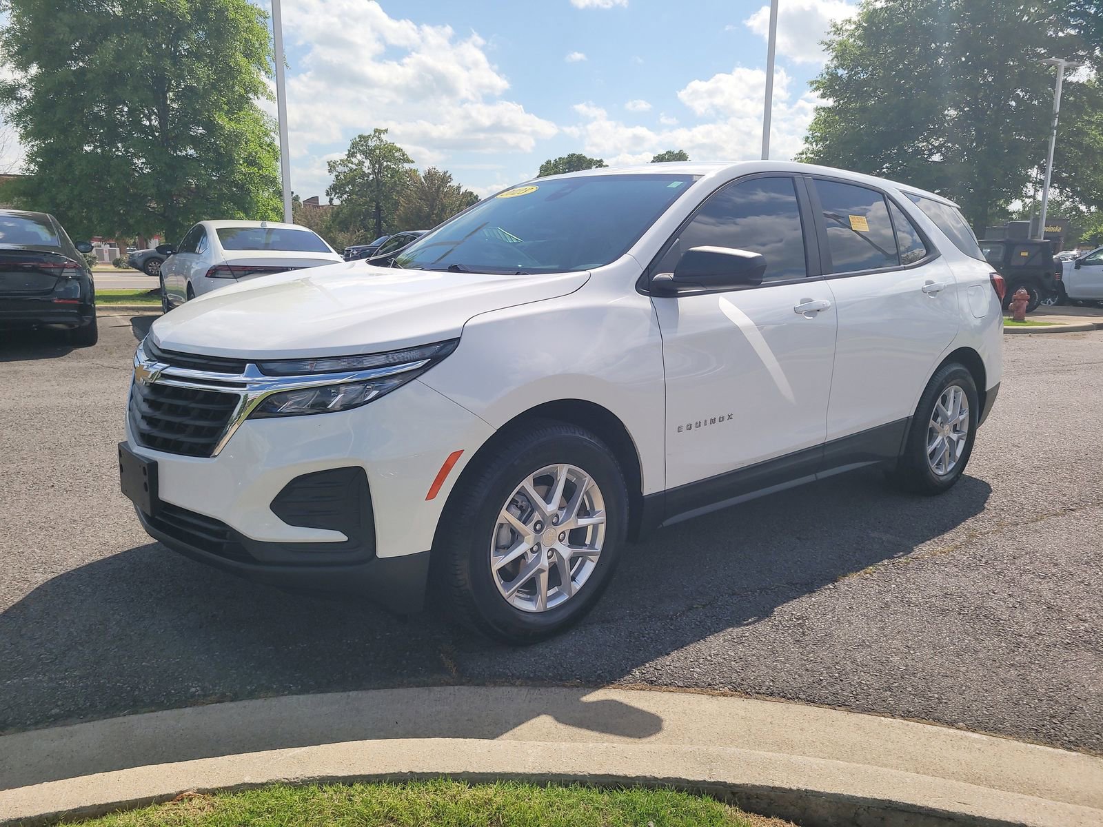 Used 2023 Chevrolet Equinox LS w/ LS Convenience Package FWD image 7