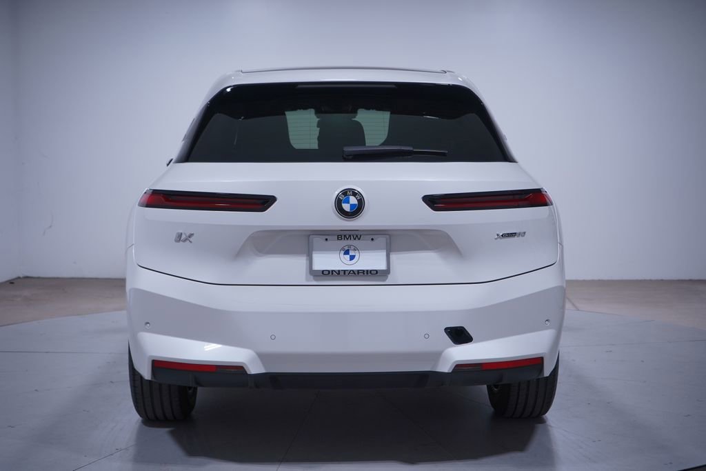 Used 2026 BMW iX xDrive60 image 5