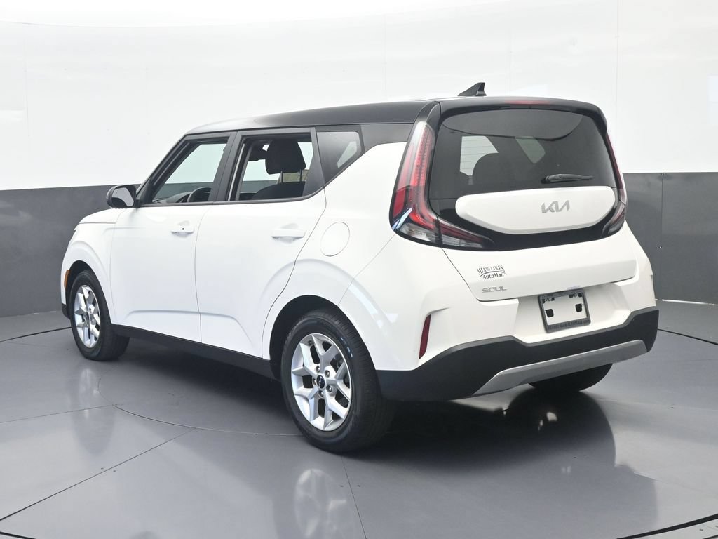 Used 2024 Kia Soul S FWD image 4