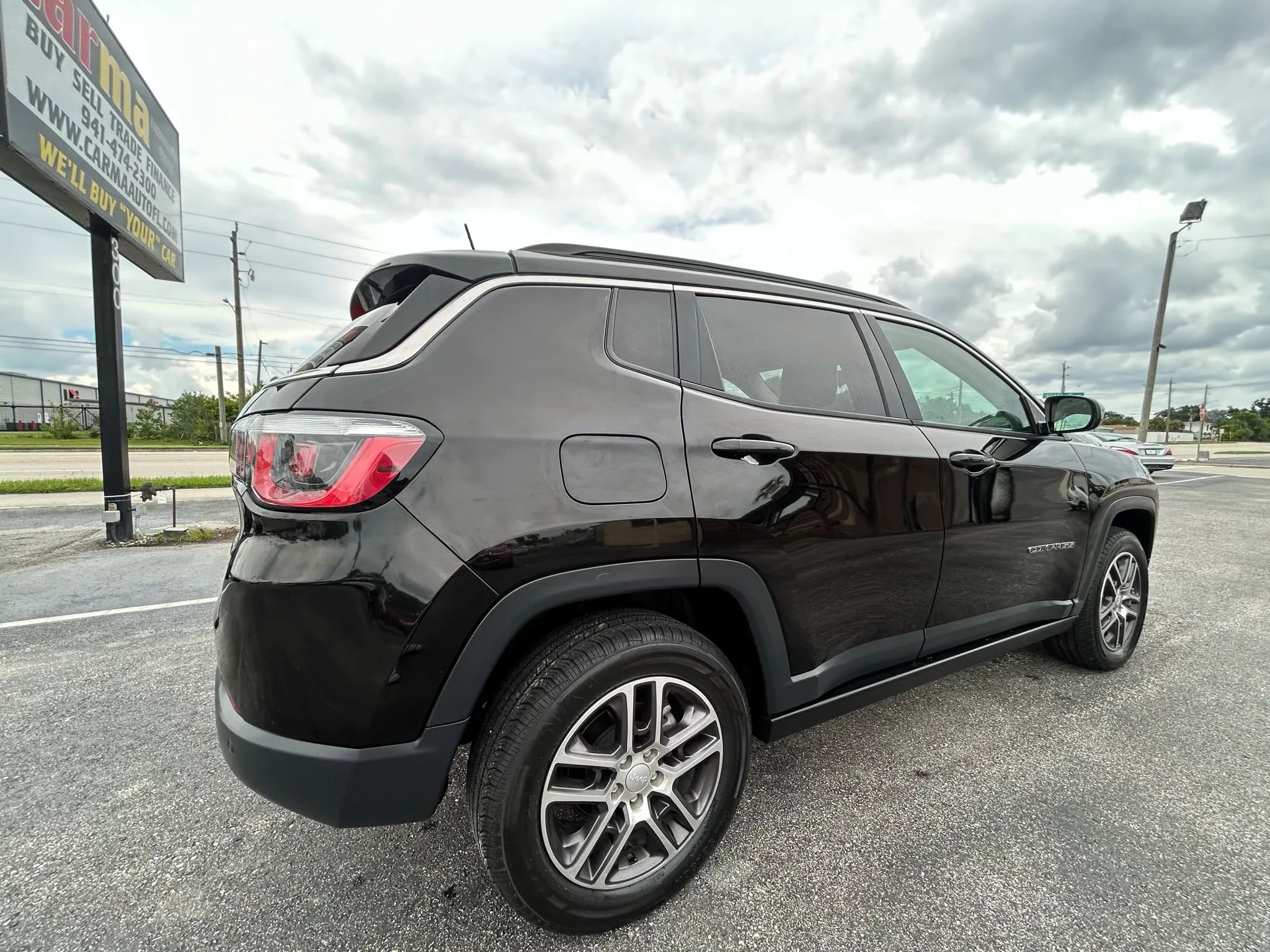 Used 2019 Jeep Compass Latitude w/ Cold Weather Group image 8