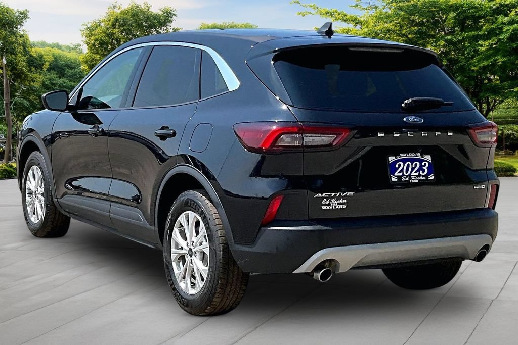 Used 2023 Ford Escape Active AWD/4WD image 2