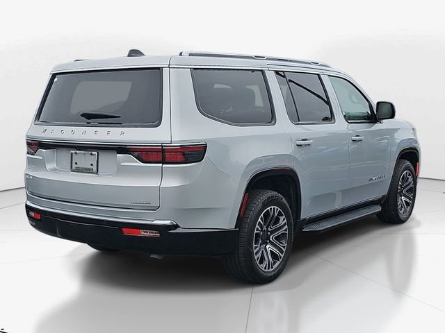 Used 2024 Jeep Wagoneer Series II w/ Flexible Seating Group RWD image 3