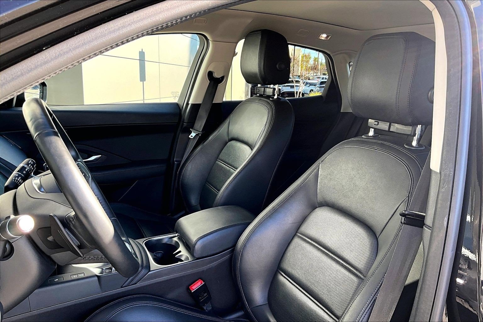 Used 2020 Jaguar E-PACE SE image 25