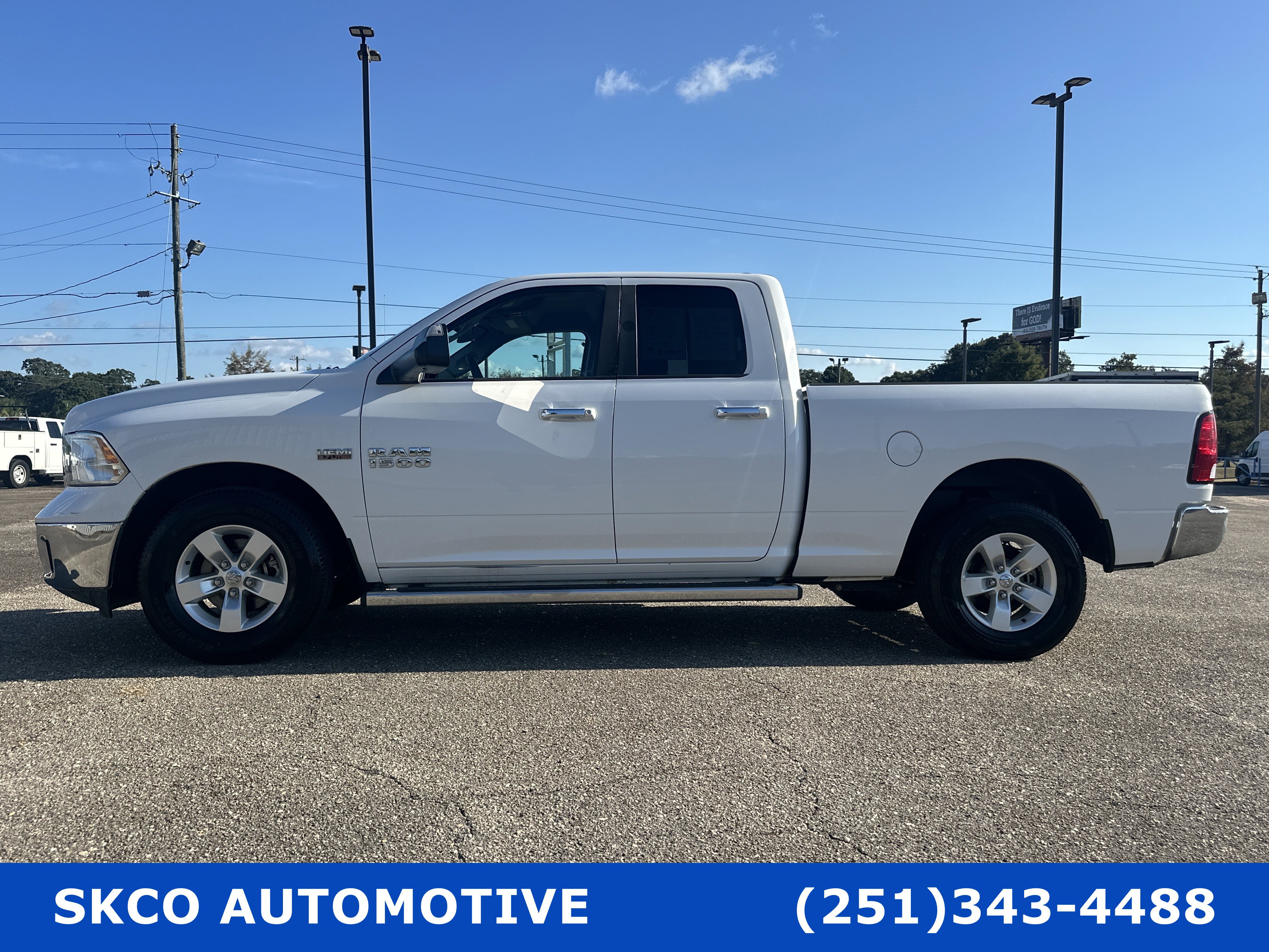 Used 2016 RAM 1500 Classic SLT image 2