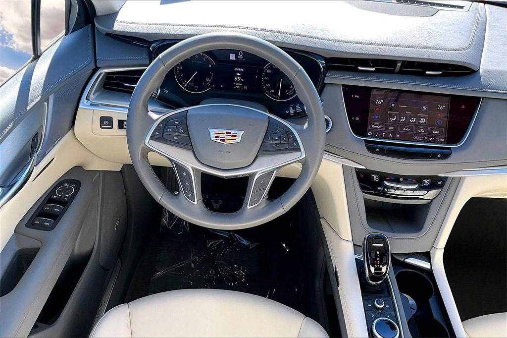 Certified 2022 Cadillac XT5 Premium Luxury image 8