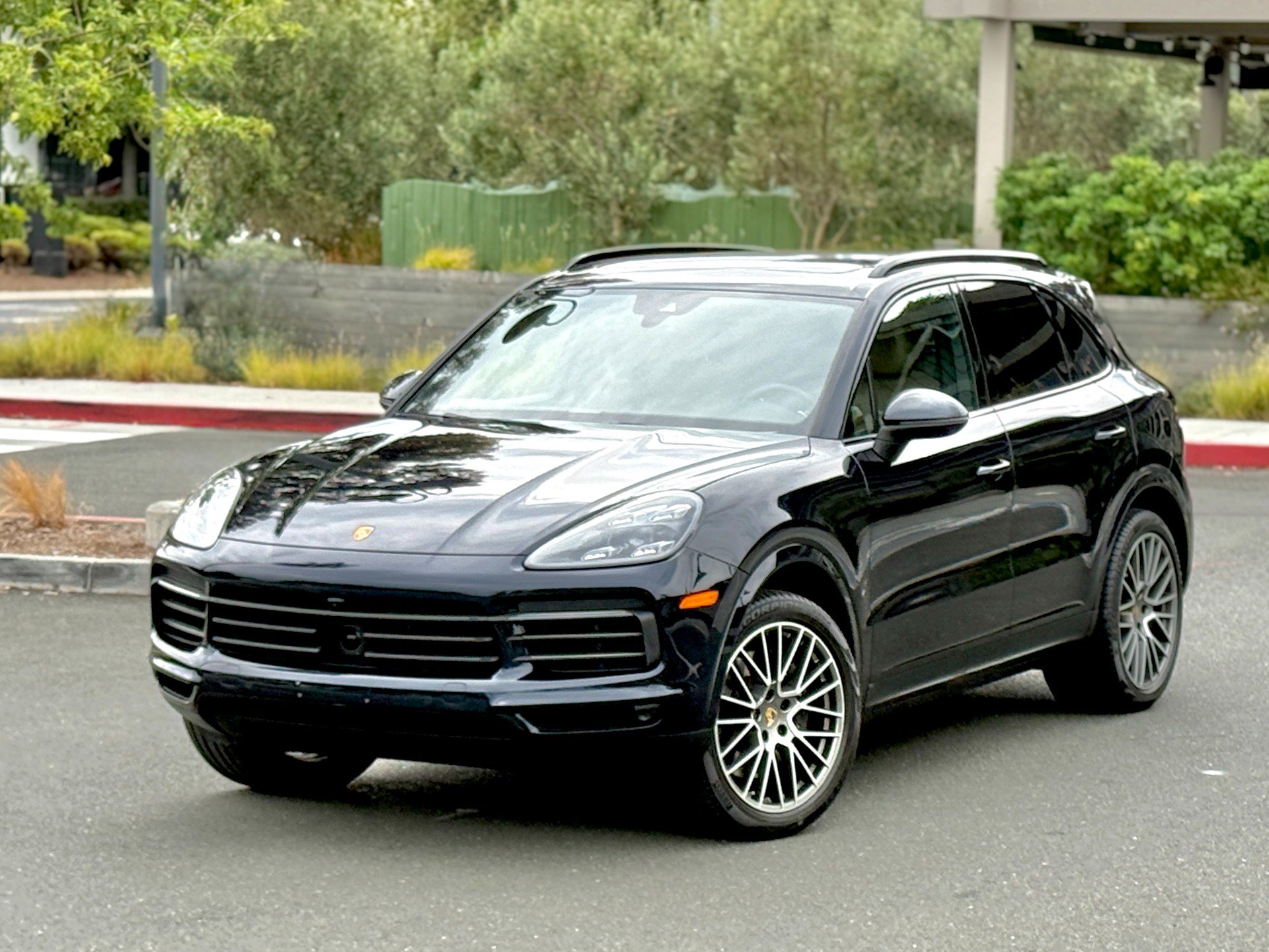 Used 2022 Porsche Cayenne Platinum Edition image 7
