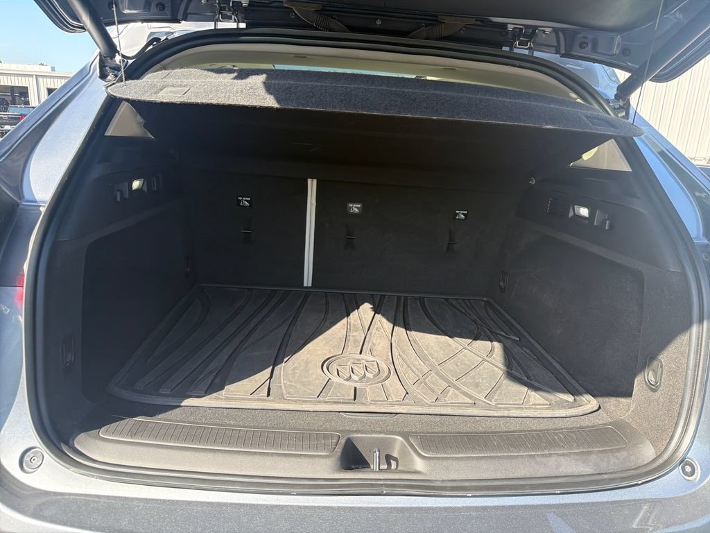 Used 2022 Buick Envision Essence w/ Safety Package FWD image 23