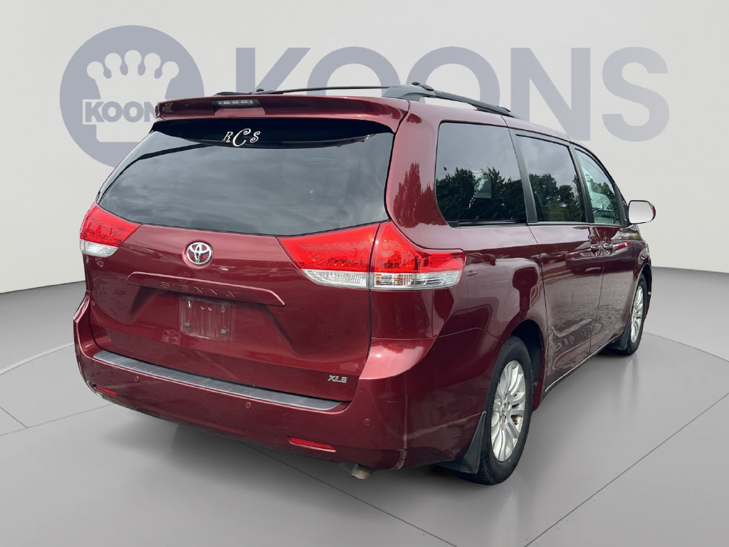 Used 2013 Toyota Sienna XLE w/ Entertainment Pkg FWD image 5