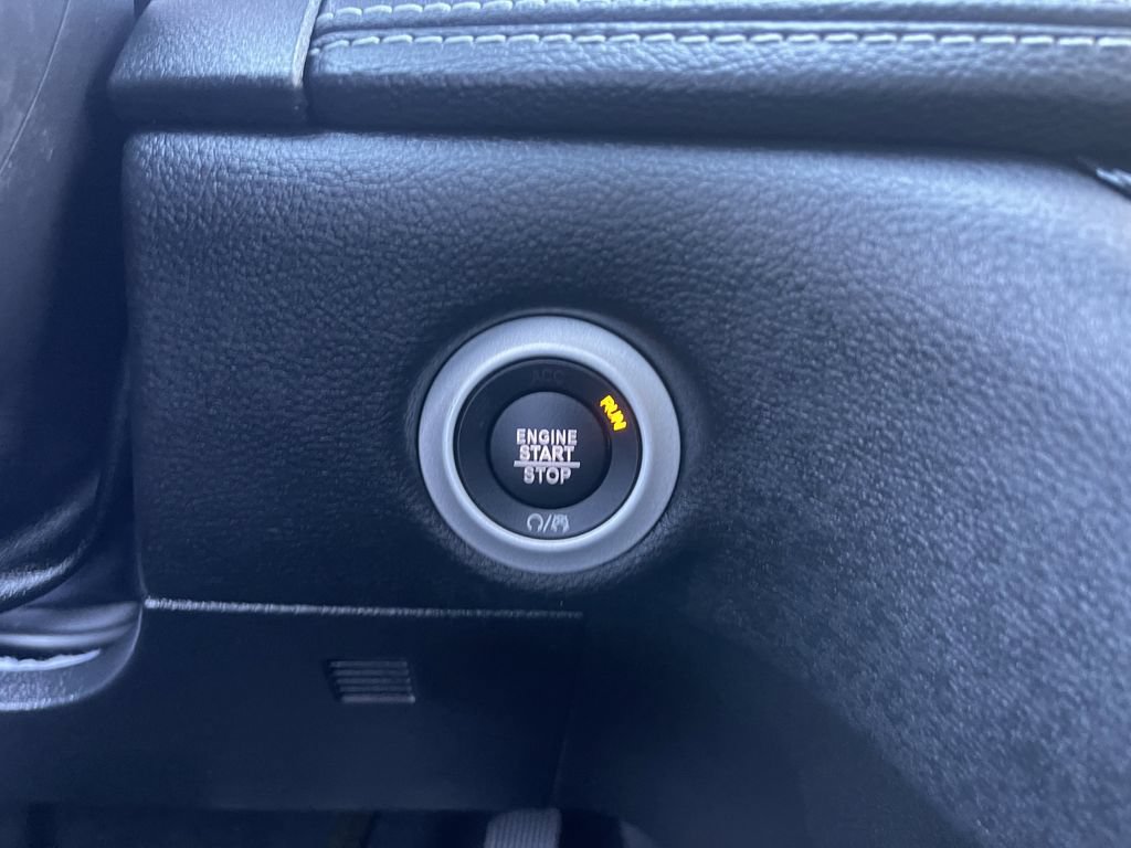 New 2026 Chrysler Pacifica Select FWD image 32