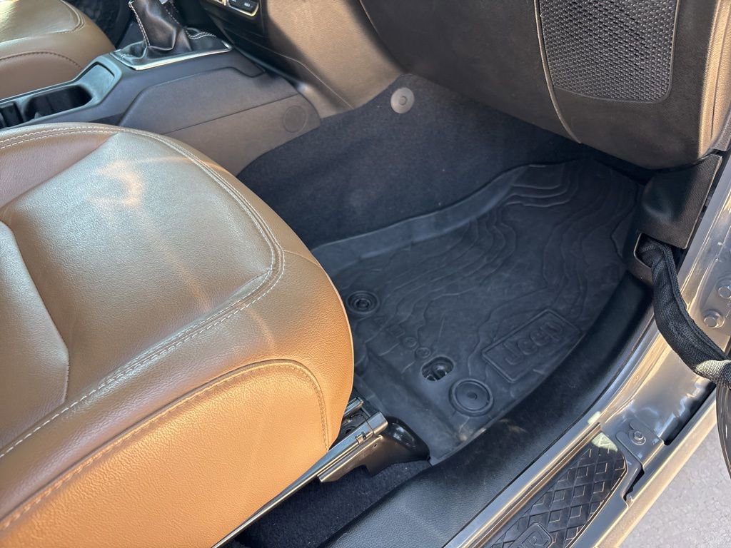 Used 2020 Jeep Gladiator Rubicon w/ Uconnect 4C Nav & Sound Group image 28