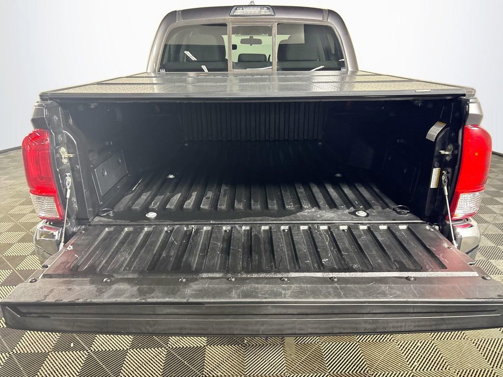 Used 2016 Toyota Tacoma SR5 image 20