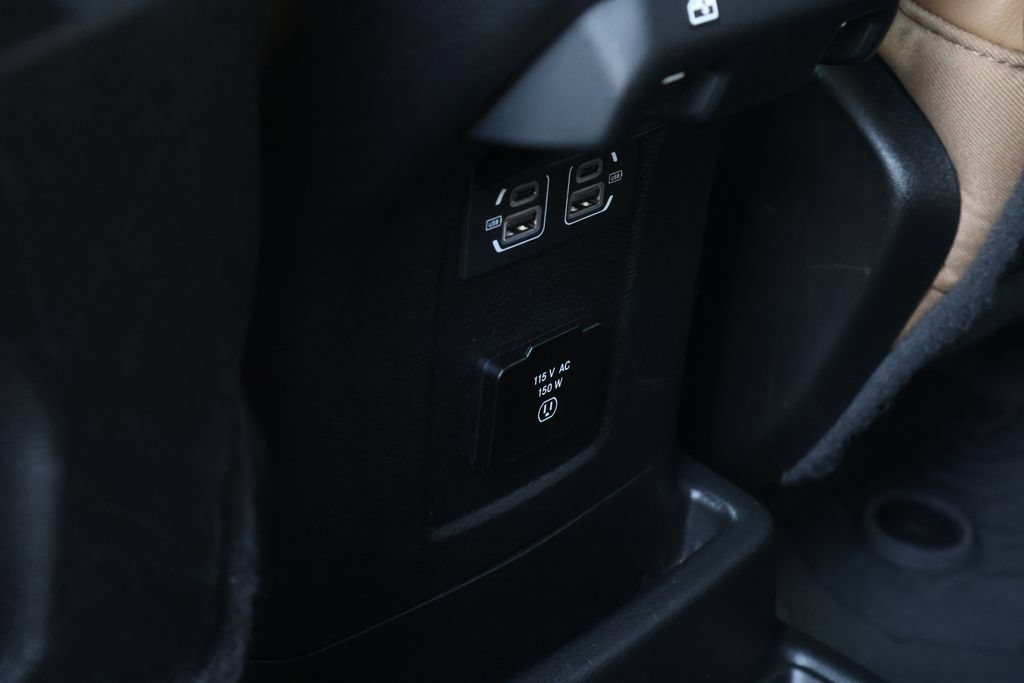 Used 2022 Jeep Wrangler Unlimited Rubicon 4xe w/ Cold Weather Group AWD/4WD image 35