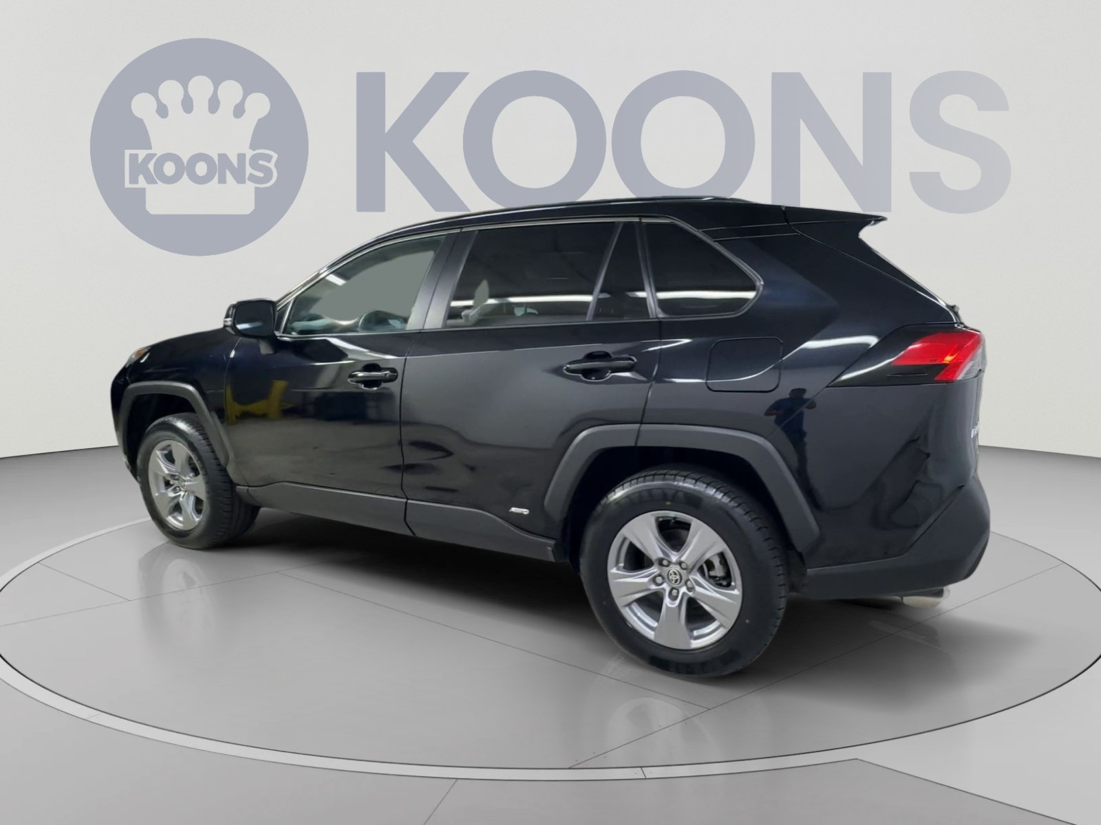 Used 2022 Toyota RAV4 XLE w/ Convenience Package AWD/4WD image 8