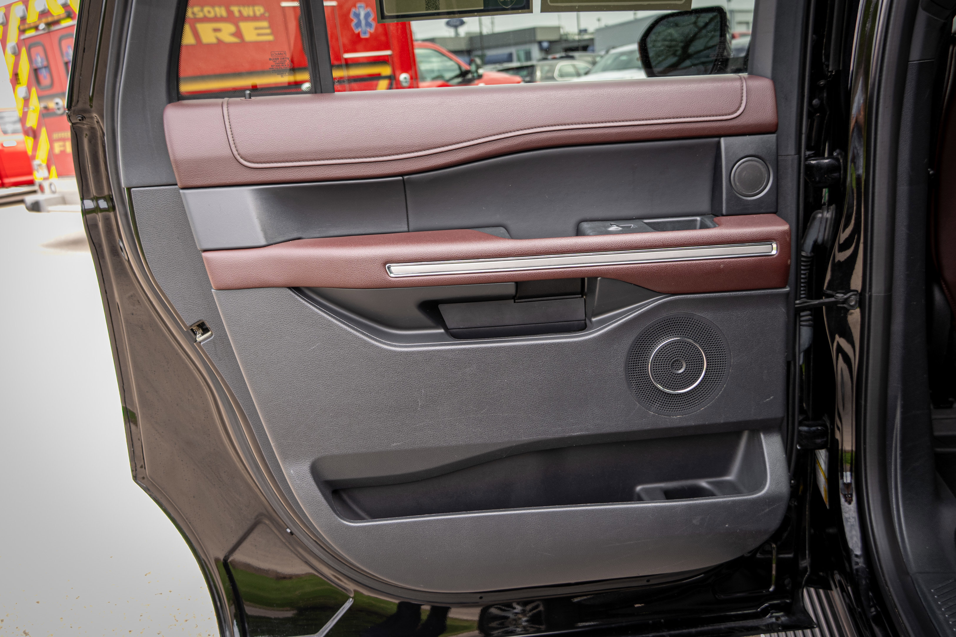 Used 2023 Ford Expedition Max Limited image 15