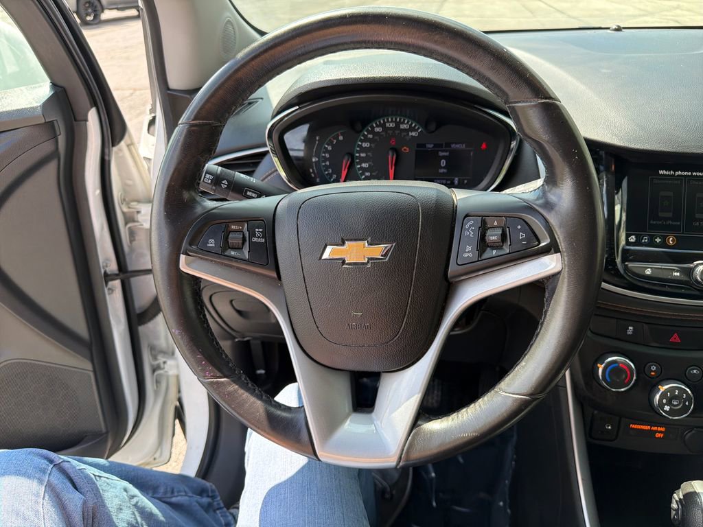 Used 2019 Chevrolet Trax LT w/ LT Convenience Package FWD image 13