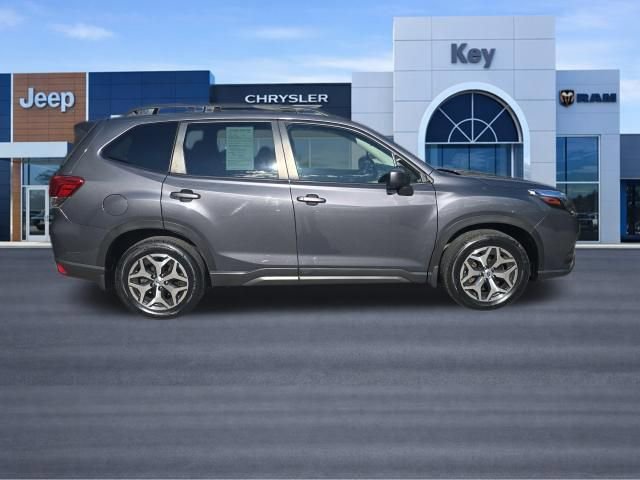 Used 2023 Subaru Forester Premium AWD/4WD image 8