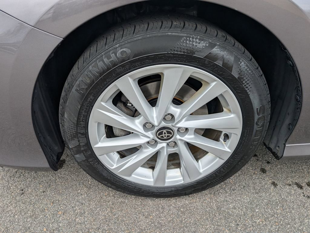 Used 2023 Toyota Camry LE AWD/4WD image 11