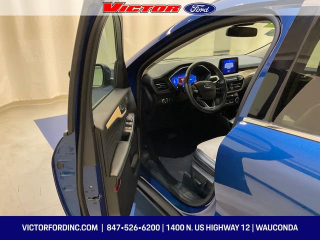 Used 2022 Ford Escape Titanium w/ Titanium Elite Package image 12