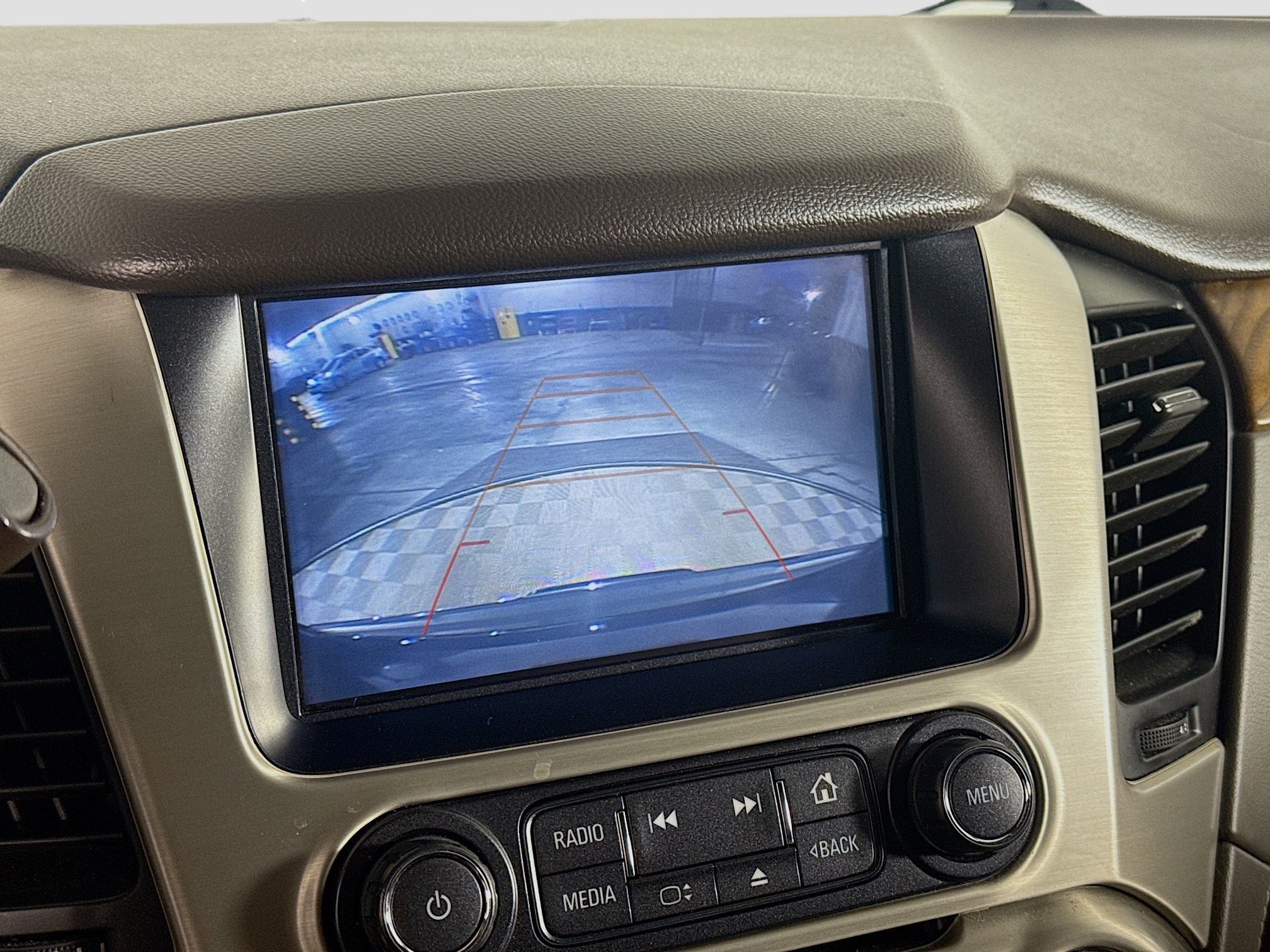 Used 2020 GMC Yukon Denali w/ Enhanced Security Package image 19