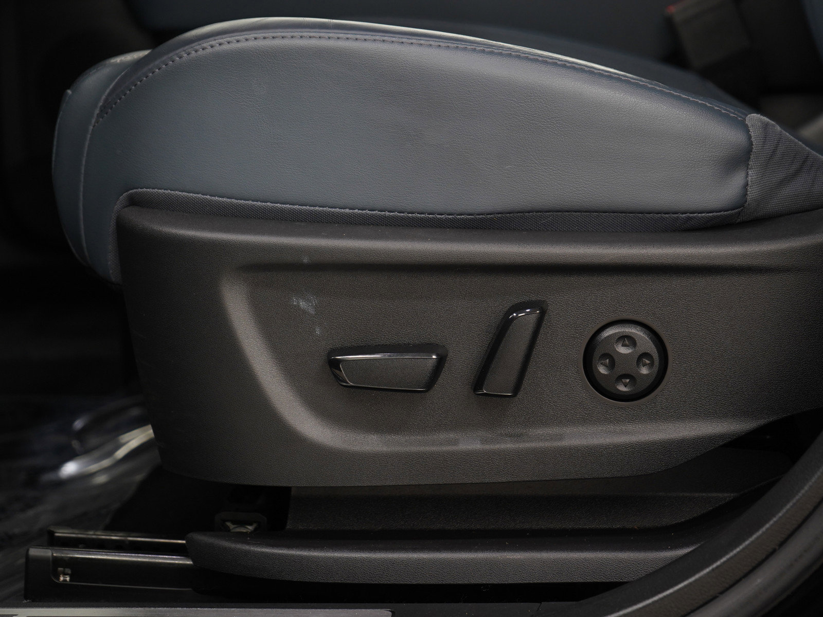 Used 2023 Nissan Ariya image 21