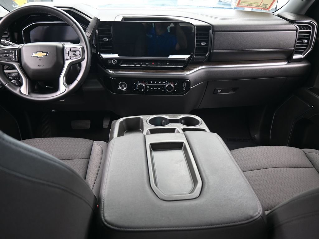 Used 2023 Chevrolet Silverado 1500 LT image 39
