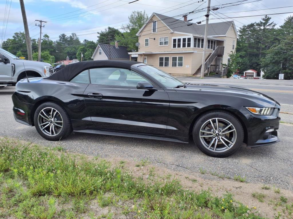 Used 2017 Ford Mustang Premium image 4