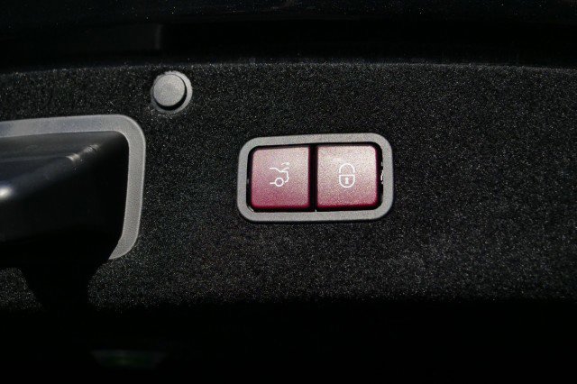 Used 2017 Mercedes-Benz S 550 4MATIC Sedan image 48