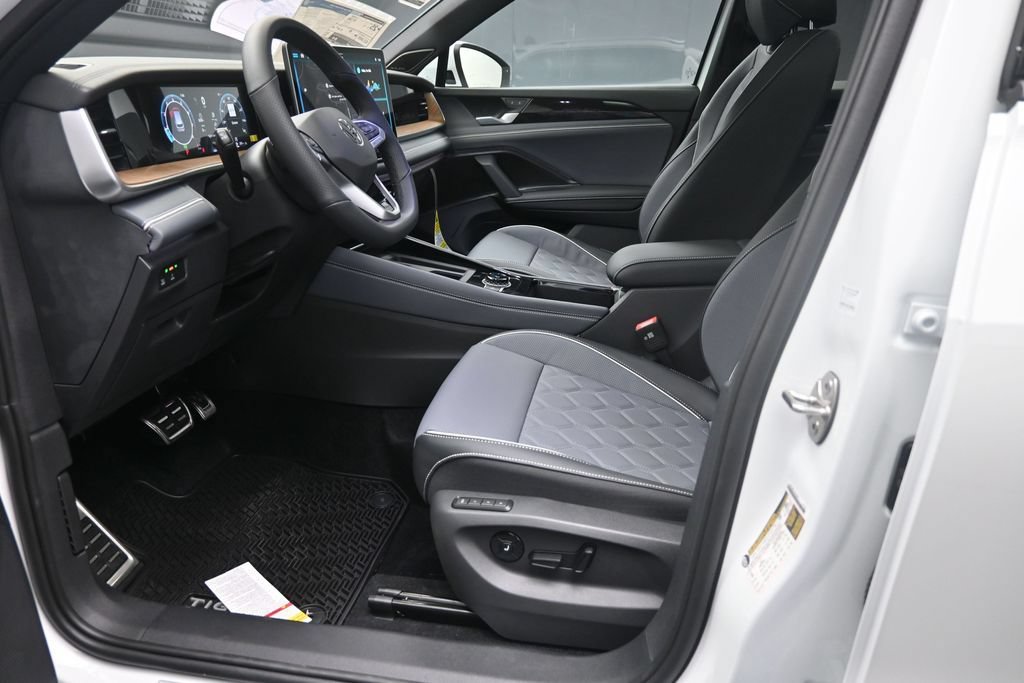New 2026 Volkswagen Tiguan SEL R-Line AWD/4WD image 17