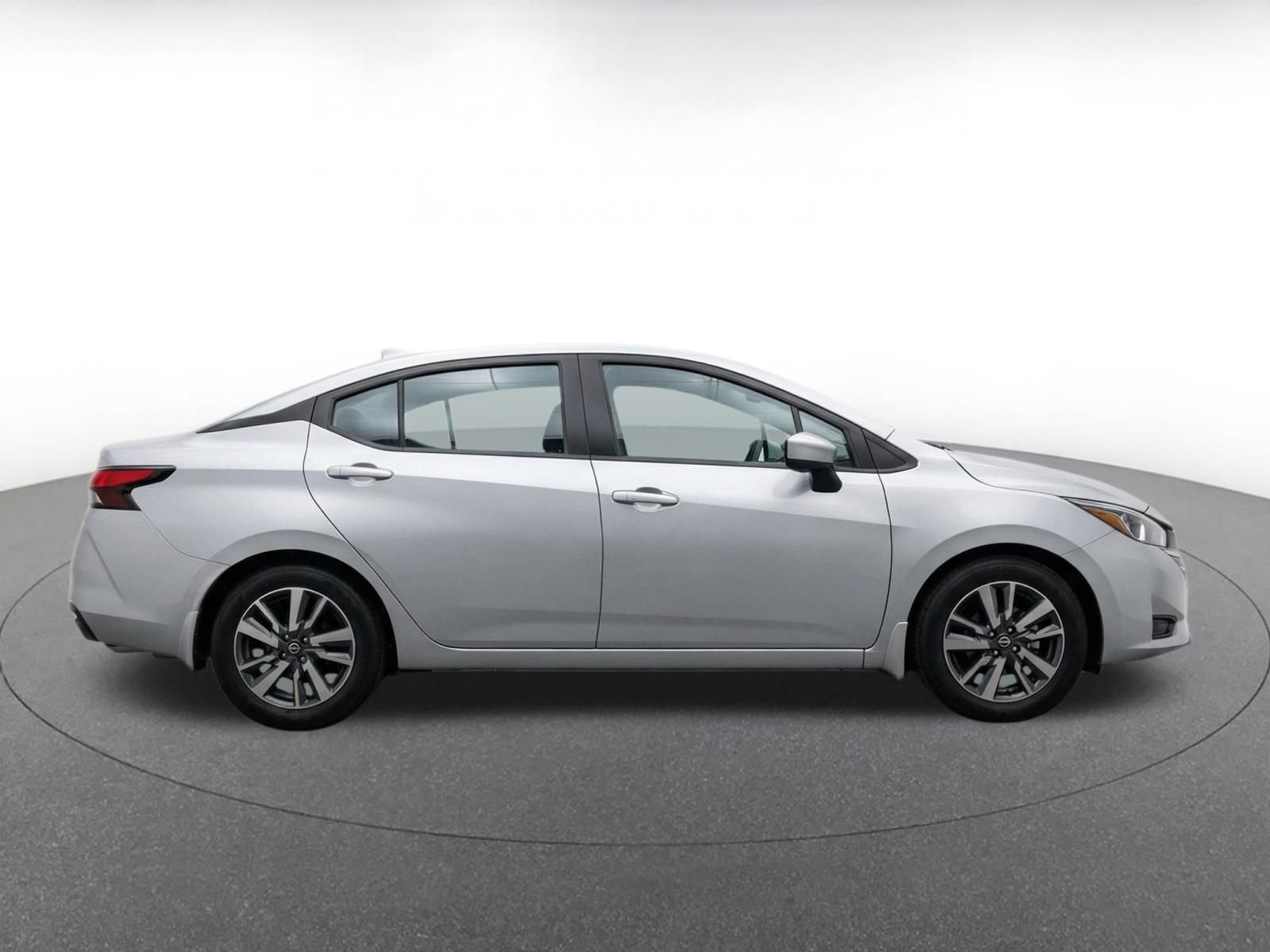 Used 2025 Nissan Versa SV FWD image 14