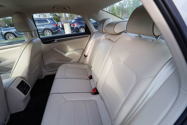 Used 2017 Volkswagen Passat 1.8T SE image 33