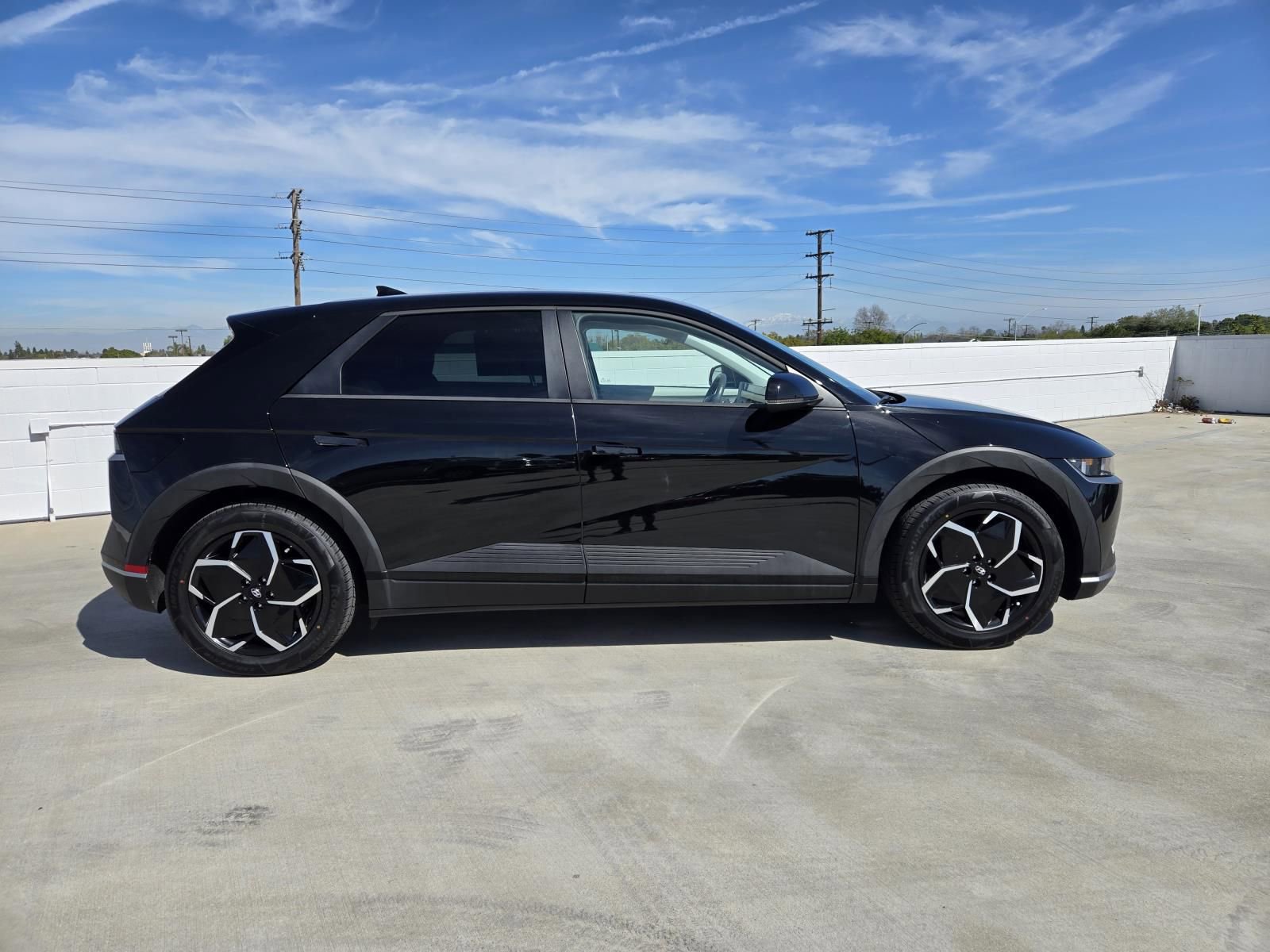 Used 2024 Hyundai Ioniq 5 SEL image 2