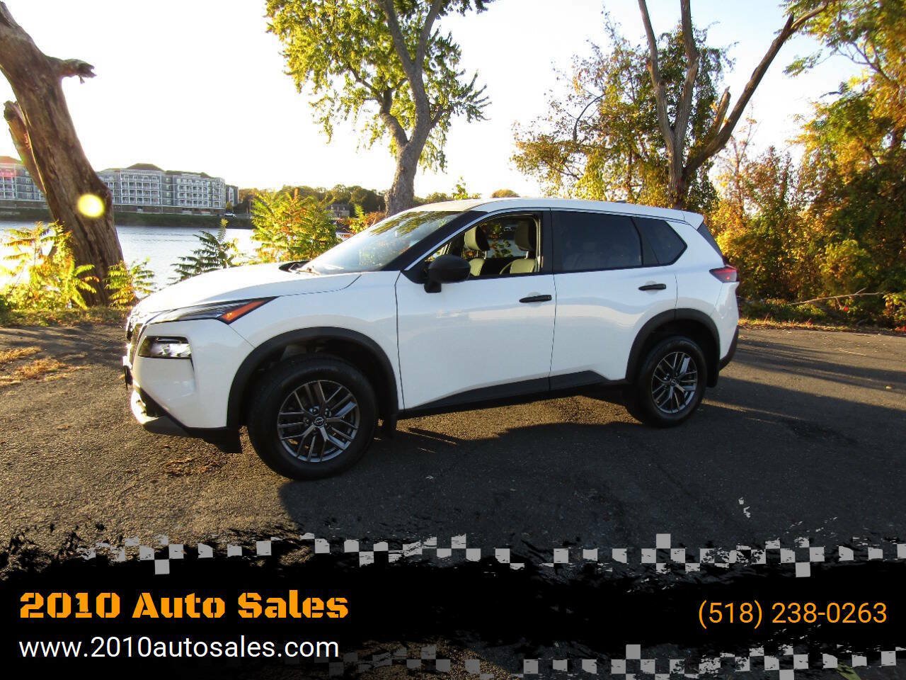 Used 2023 Nissan Rogue S AWD/4WD image 1