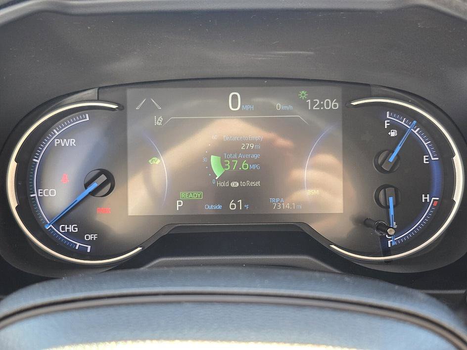 Used 2024 Toyota RAV4 XLE image 30