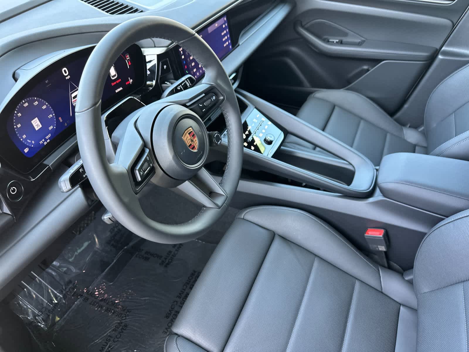 New 2026 Porsche Macan Electric RWD image 4
