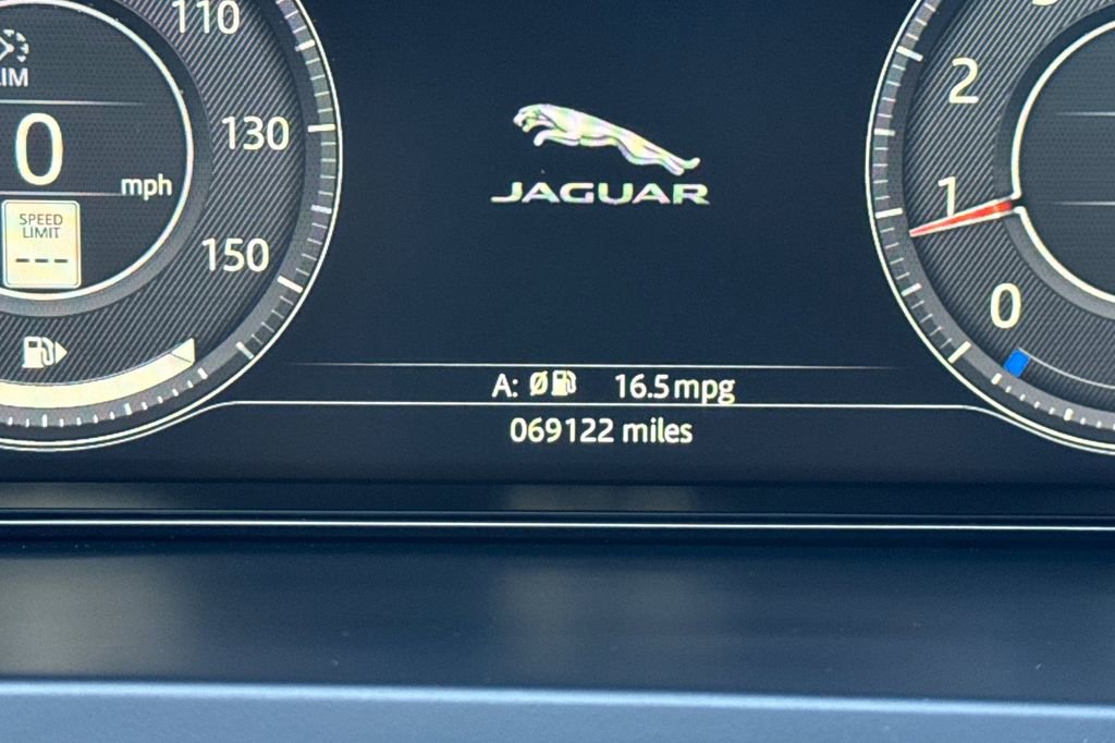 Used 2020 Jaguar E-PACE SE image 29