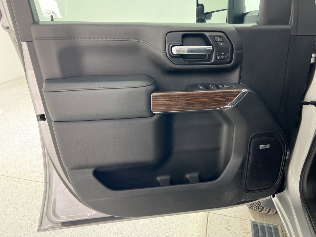 Used 2023 Chevrolet Silverado 2500 High Country w/ Technology Package image 19