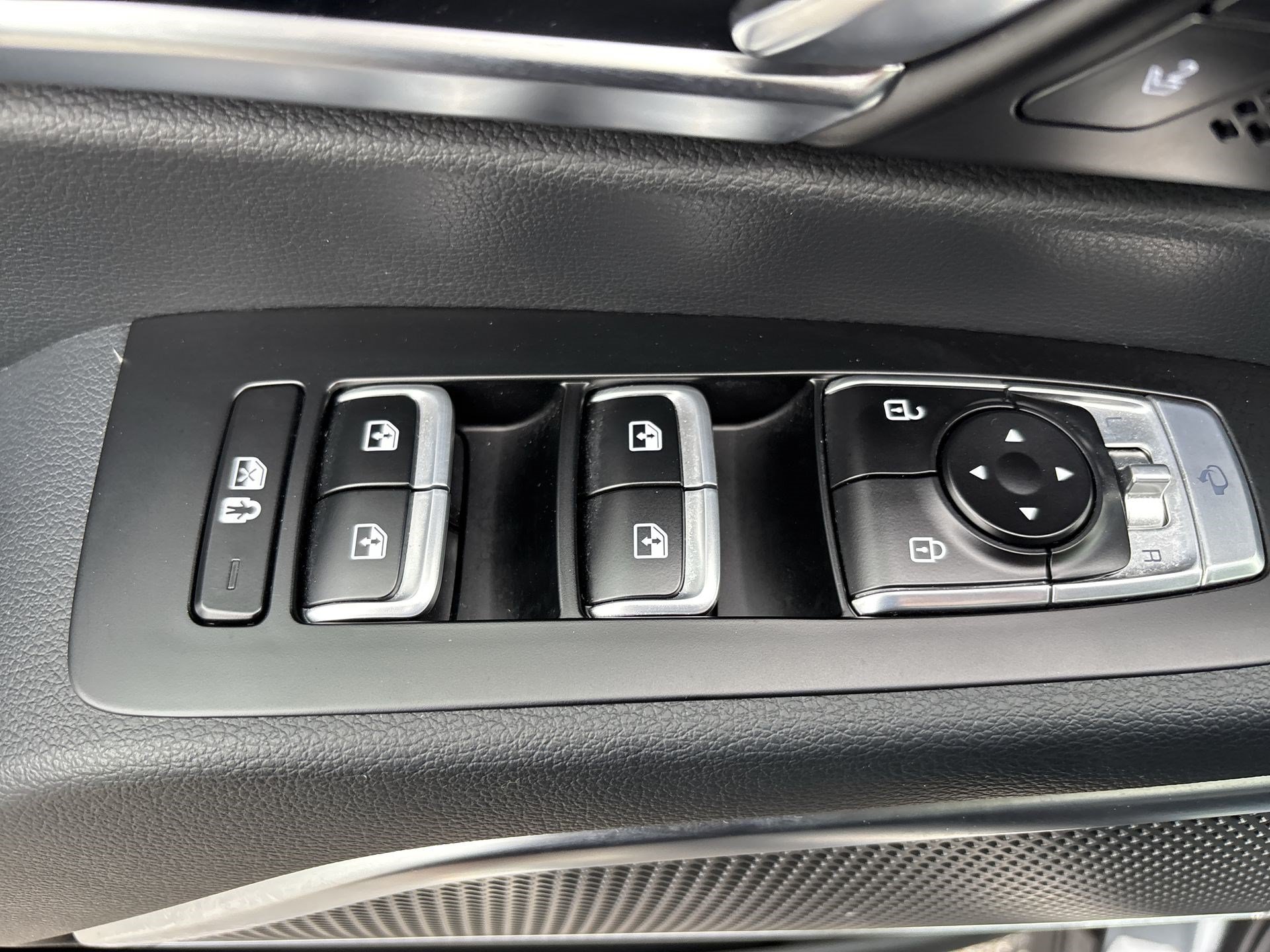 Certified 2024 Kia Telluride SX w/ Towing Package AWD/4WD image 15