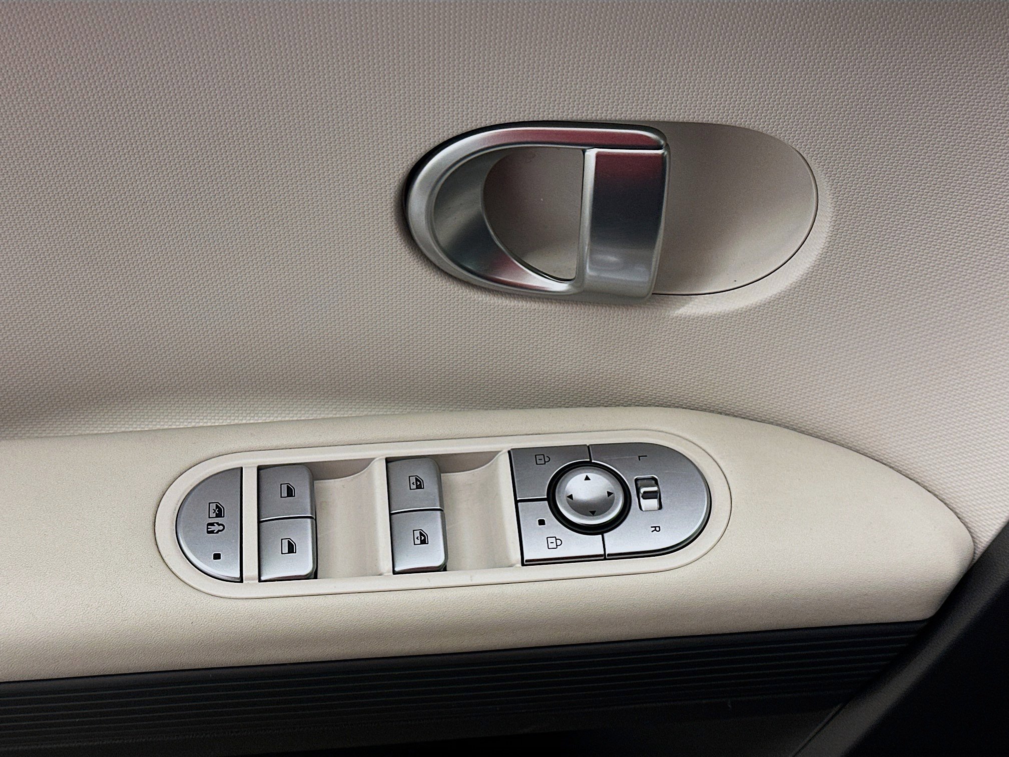 Used 2024 Hyundai Ioniq 5 SEL image 15