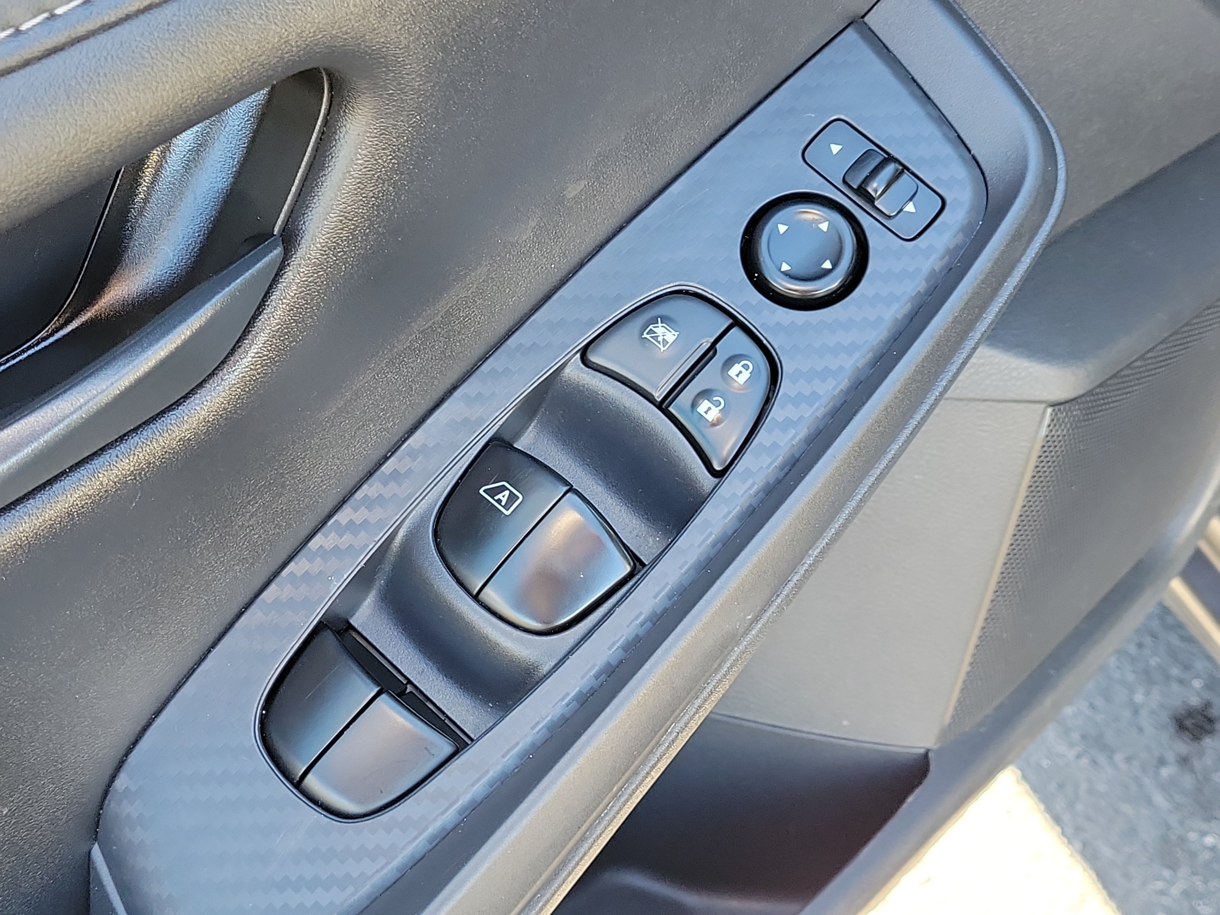 Used 2025 Nissan Sentra S FWD image 16