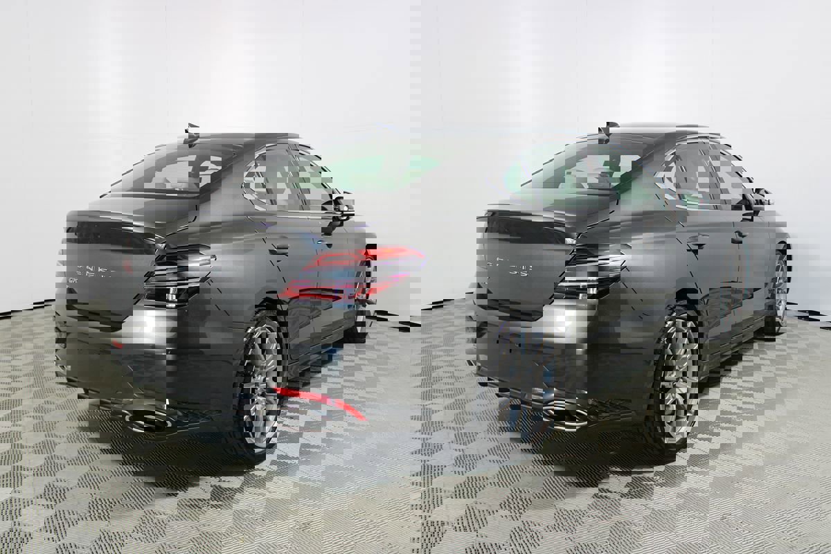 Used 2025 Genesis G70 2.5T image 34