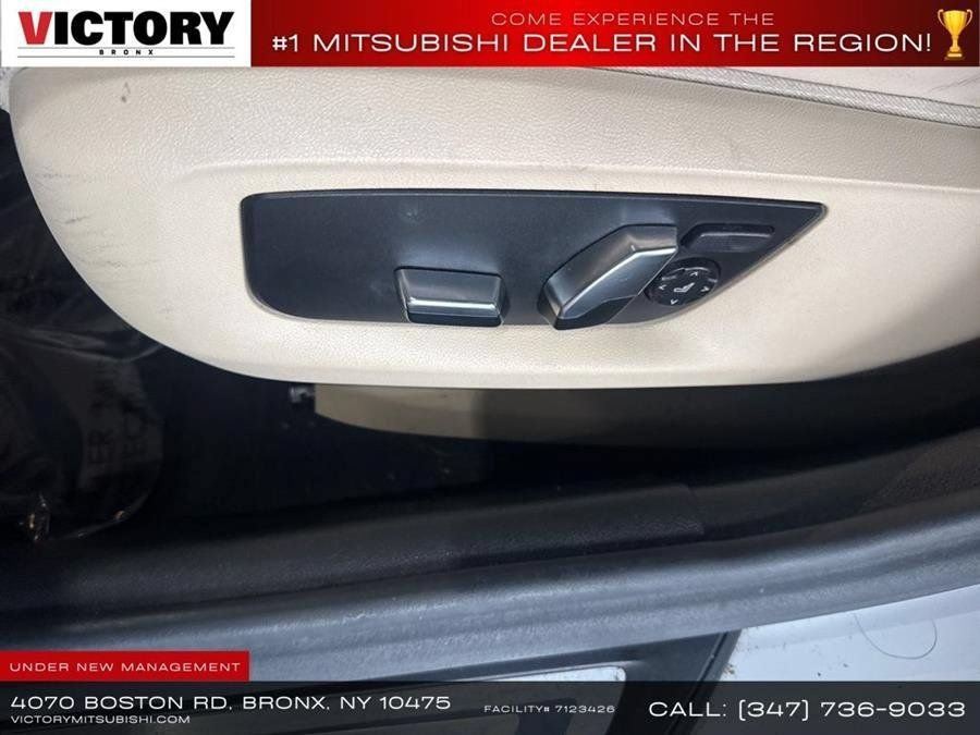Used 2022 BMW 530e xDrive w/ Premium Package AWD/4WD image 32