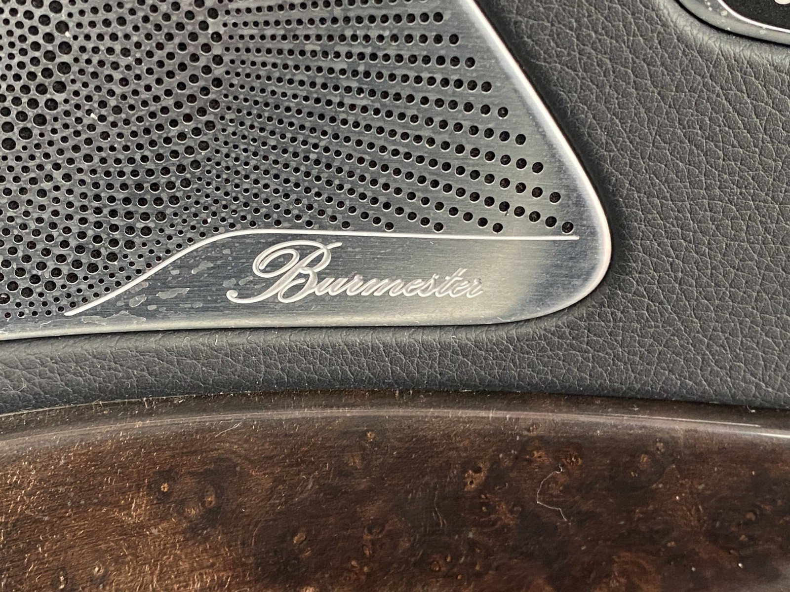 Used 2019 Mercedes-Benz S 560 4MATIC Sedan w/ Premium Package image 10