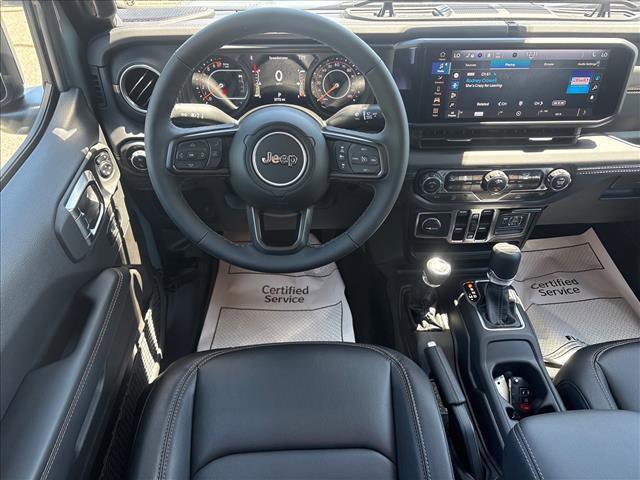 Used 2025 Jeep Gladiator Sport w/ Premium Package AWD/4WD image 6