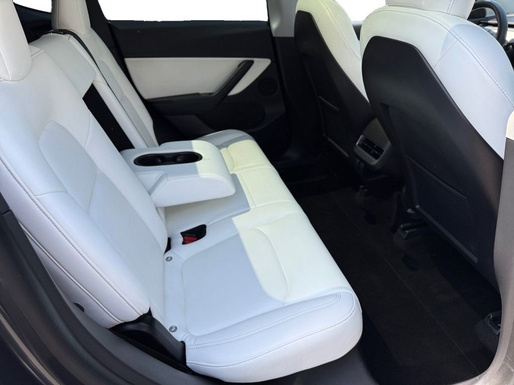Used 2021 Tesla Model Y Long Range AWD/4WD image 16