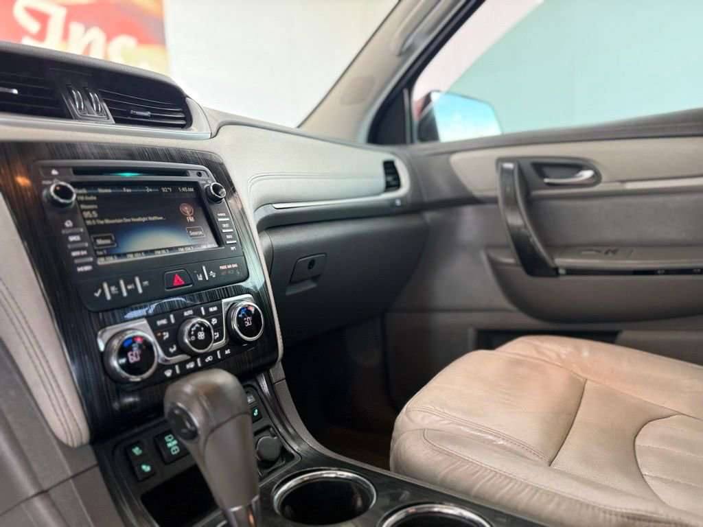 Used 2015 Chevrolet Traverse LTZ FWD image 40