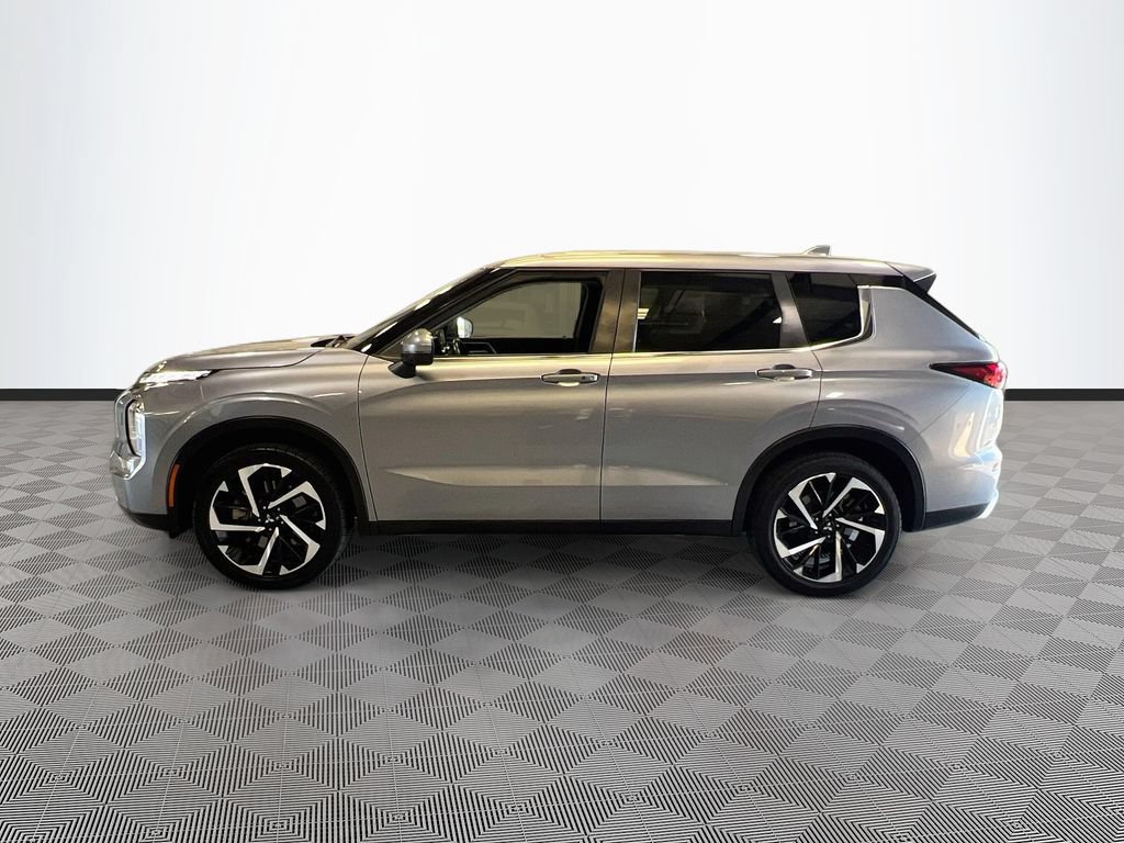 Used 2024 Mitsubishi Outlander SE AWD/4WD image 4