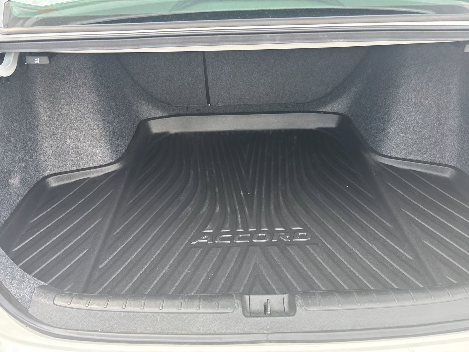 Certified 2018 Honda Accord EX-L image 12